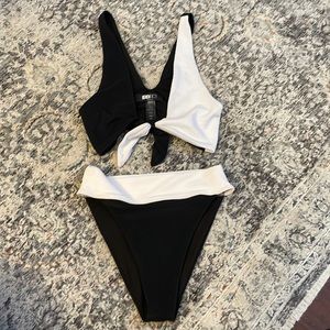 Beach riot size small bikini never worn